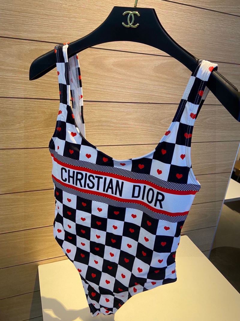 CHRISTIAN DIOR